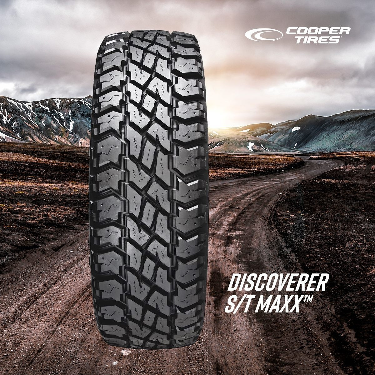 2857017 LT 10P OWL 121/118Q COOPER DISCOVERER S/T MAXX