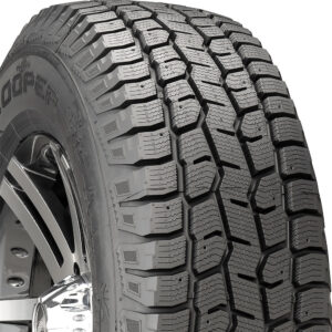 Lt 10P 121/118Q Cooper Discoverer Snow Claw